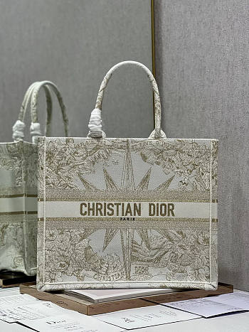 Dior Large Book Tote 05 Size 42 x 35 x 18.5 cm