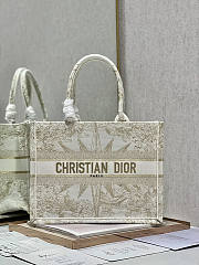 Dior Medium Book Tote 05 Size 36 x 27.5 x 16.5 cm - 1