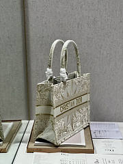 Dior Medium Book Tote 05 Size 36 x 27.5 x 16.5 cm - 4