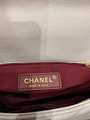 Chanel Coco Cheveron Cream Gold Hardware Size 18×29×12 cm - 3