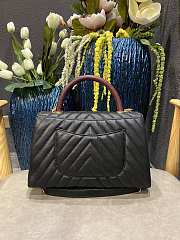 Chanel Coco Cheveron Black Gold Hardware Size 18×29×12 cm - 4