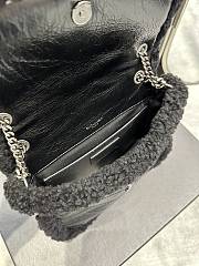 YSL Saint Laurent Niki Small Shearling-trimmed Quilted Crinkled-leather Shoulder Bag Size 22×16.5×12 cm - 2