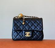 Chanel Flap Bag Mini Black Size 17 cm - 1