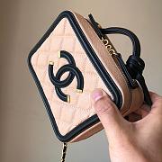Chanel Vanity Case Size 16 x 12 x 7 cm - 3