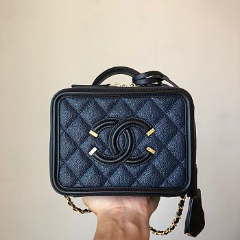 Chanel Vanity Case Black Size 17 x 13 x 7 cm