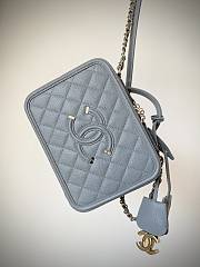 Chanel Vanity Case  Size 21 x 16 x 8 cm - 5