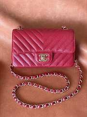 Chanel V Flap Bag Caviar Red Size 20 cm - 3
