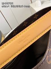 Louis Vuitton Metis Shoulder Bag Size 32 x 36 x 14 cm - 2
