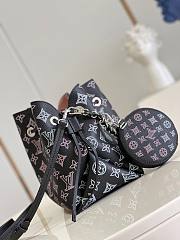Louis Vuitton Bella Mahina Leather Handbag M21096 Size 19 x 22 x 14 cm - 4