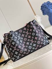 Louis Vuitton Bella Tote Mahina Leather Handbag M59200 Size 32 x 23 x 13 cm - 4