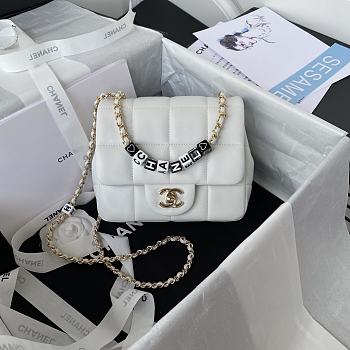 Chanel Lambskin White Size 17 x 14 x 7 cm