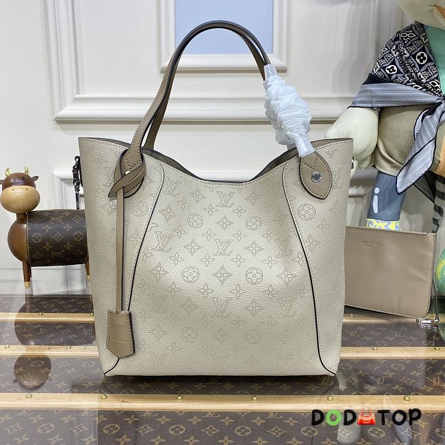 Louis Vuitton Lu Hina Medium Handbag White Size 46 x 29.5 x 17 cm - 1
