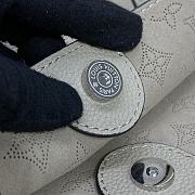 Louis Vuitton Lu Hina Medium Handbag White Size 46 x 29.5 x 17 cm - 6
