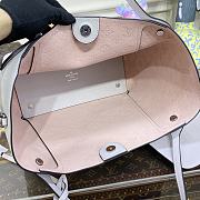 Louis Vuitton Lu Hina Medium Handbag White Pink Size 46 x 29.5 x 17 cm - 4