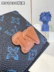 Louis Vuitton LV Brazza Wallet Size 11 x 8.5 x 2 cm - 6