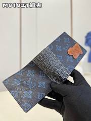 Louis Vuitton LV Brazza Wallet Size 11 x 8.5 x 2 cm - 5