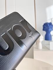 Louis Vuitton LV Supreme Black Wallet Size 21 × 12 × 2 cm - 5