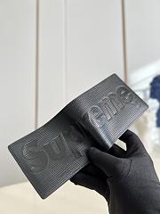Louis Vuitton LV Supreme Black Short Wallet Size 11.5 × 9 × 1.5 cm - 4