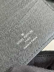 Louis Vuitton LV Supreme Black Short Wallet Size 11.5 × 9 × 1.5 cm - 5