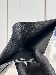 Louis Vuitton LV Supreme Black Short Wallet Size 11.5 × 9 × 1.5 cm - 3