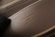 Louis Vuitton LV Zip Wallet Beige Size 19.5 x 10.5 x 2.5 cm - 4