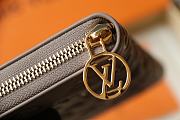 Louis Vuitton LV Zip Wallet Beige Size 19.5 x 10.5 x 2.5 cm - 2