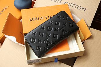 Louis Vuitton LV Zip Wallet Black Size 19.5 x 10.5 x 2.5 cm