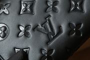 Louis Vuitton LV Zip Wallet Black Size 19.5 x 10.5 x 2.5 cm - 2