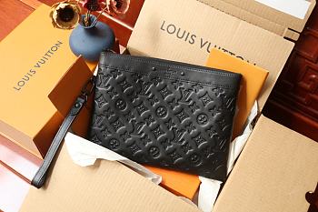 Louis Vuitton LV Pochette Clutch Black Size 30 x 21.5 x 1 cm