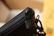 Louis Vuitton LV Pochette Clutch Black Size 30 x 21.5 x 1 cm - 6