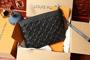 Louis Vuitton LV Pochette Clutch Black Size 30 x 21.5 x 1 cm - 3