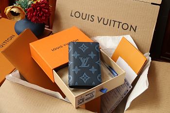 Louis Vuitton LV Pocket Wallet Size 8 x 11 x 1 cm