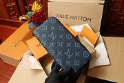 Louis Vuitton LV Zippy Vertical Wallet Size 10 x 20 x 2 cm - 2