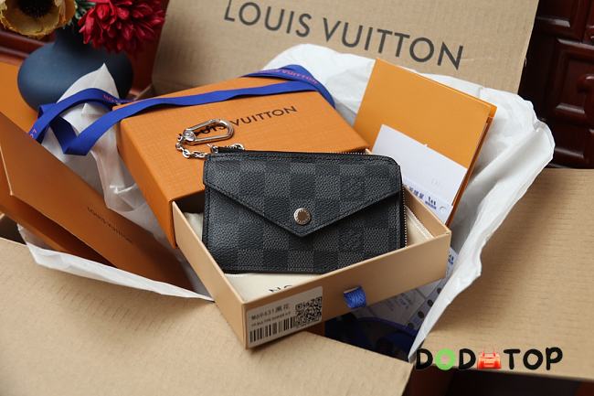 Louis Vuitton LV Recto Verso Card Holder Size 13 x 9.5 x 2.5 cm - 1