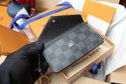 Louis Vuitton LV Recto Verso Card Holder Size 13 x 9.5 x 2.5 cm - 2