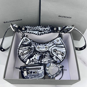 Balenciaga Le Cagole Shoulder Bag in Black and White Graffiti Printed Arena Lambskin Size 26×16×10 cm