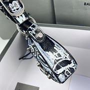 Balenciaga Le Cagole Shoulder Bag in Black and White Graffiti Printed Arena Lambskin Size 26×16×10 cm - 3