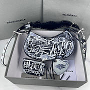 Balenciaga Le Cagole Shoulder Bag in Black and White Graffiti Printed Arena Lambskin Size 26×16×10 cm - 2