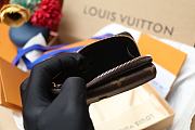 Louis Vuitton LV Recto Verso Card Holder Monogram Size 13 x 9.5 x 2.5 cm - 4