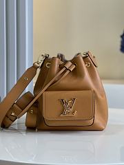 Louis Vuitton LV Lockme Bucket Brown Size 23 x 23 x 16 cm - 1