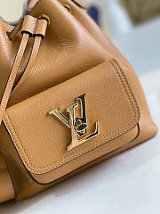 Louis Vuitton LV Lockme Bucket Brown Size 23 x 23 x 16 cm - 4