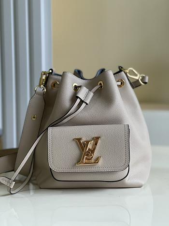 Louis Vuitton LV Lockme Bucket Gray Size 23 x 23 x 16 cm