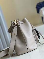 Louis Vuitton LV Lockme Bucket Gray Size 23 x 23 x 16 cm - 2