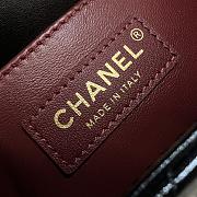 Chanel Flap Bag New Chain Black Size 19 x 12 x 8 cm - 4