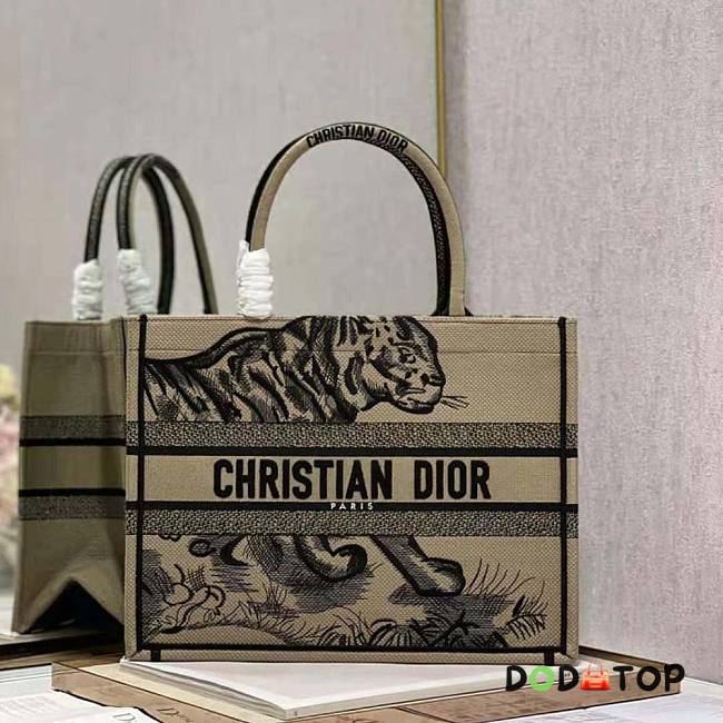 Dior Medium Book Tote Macro Toile de Jouy Tiger Embroidery Size 36 x 27.5 x 16.5 cm - 1