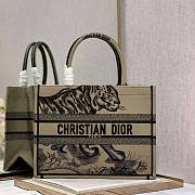 Dior Medium Book Tote Macro Toile de Jouy Tiger Embroidery Size 36 x 27.5 x 16.5 cm - 1