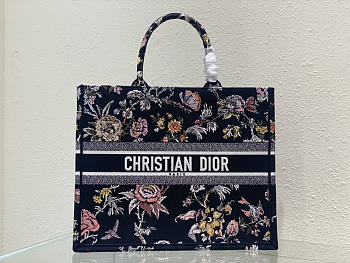 Dior Book Tote Large Size 01 42 x 35 x 18.5 cm
