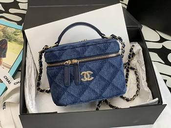 Chanel Vanity Case Denim Size 11 x 15 x 12 cm