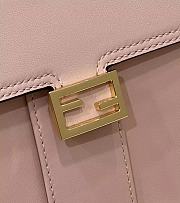 Fendi Peekaboo Handbag Pink Size 23 x 11 x 18 cm - 2