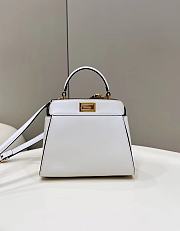 Fendi Peekaboo Handbag White Size 23 x 11 x 18 cm - 5